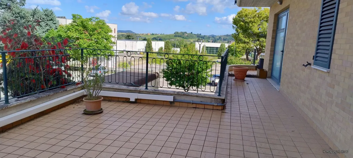 Appartamento e laboratorio in affitto · foto 7