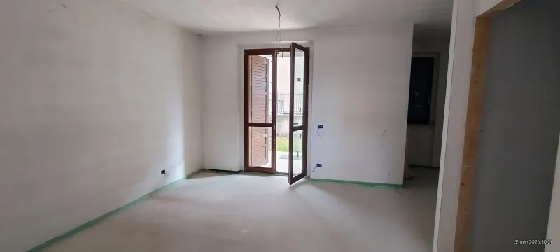 Appartamento al piano terra con giardino e garage · foto 4