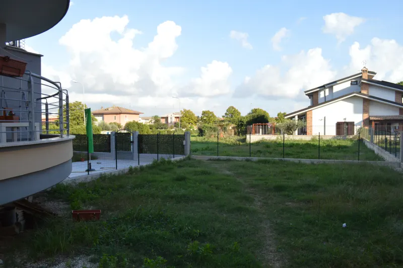 Appartamento con giardino privato · foto 2