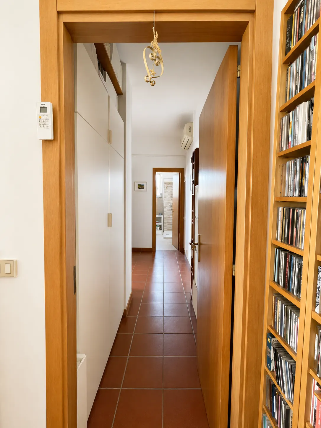 Appartamento luminoso con camino · foto 10