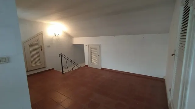 Trilocale su due livelli in centro · foto 18