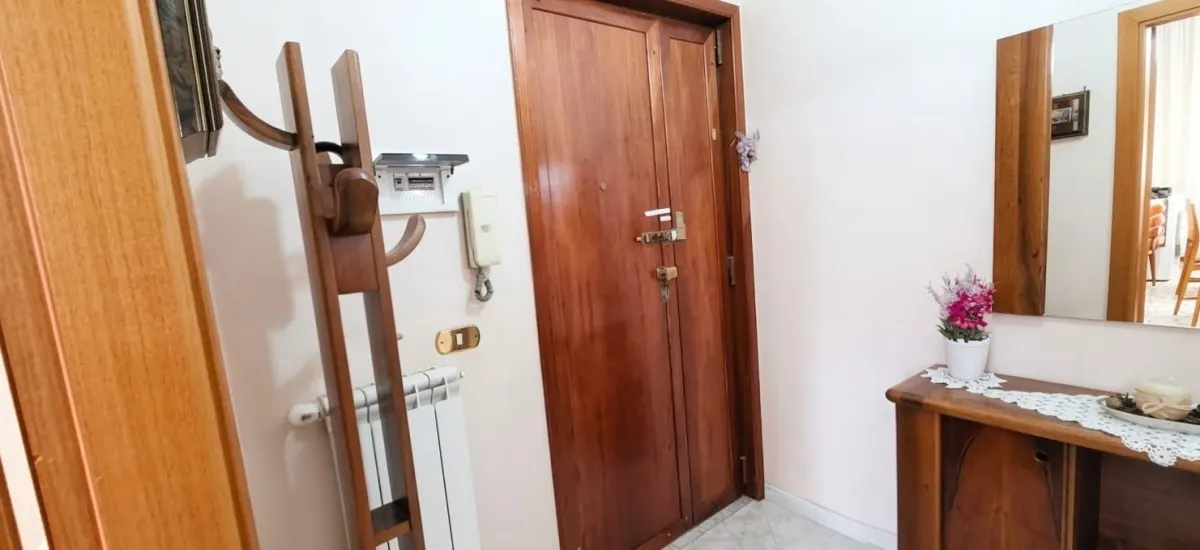 Castellammare di Stabia: 3 vani con doppia esposizione in Via Galeno · foto 1