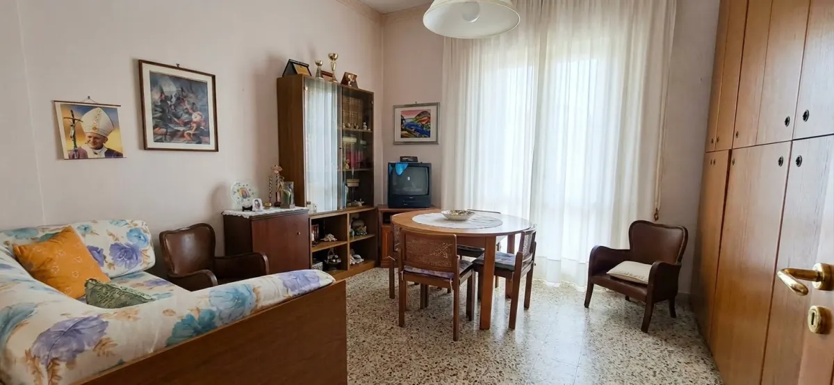 Castellammare di Stabia: 3 vani con doppia esposizione in Via Galeno · foto 7