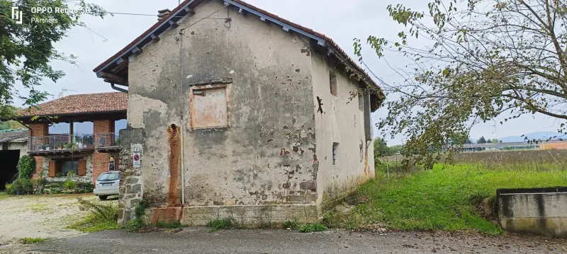 Rustico da ristrutturare con terreno adiacente edificabile di proprietà · foto 5