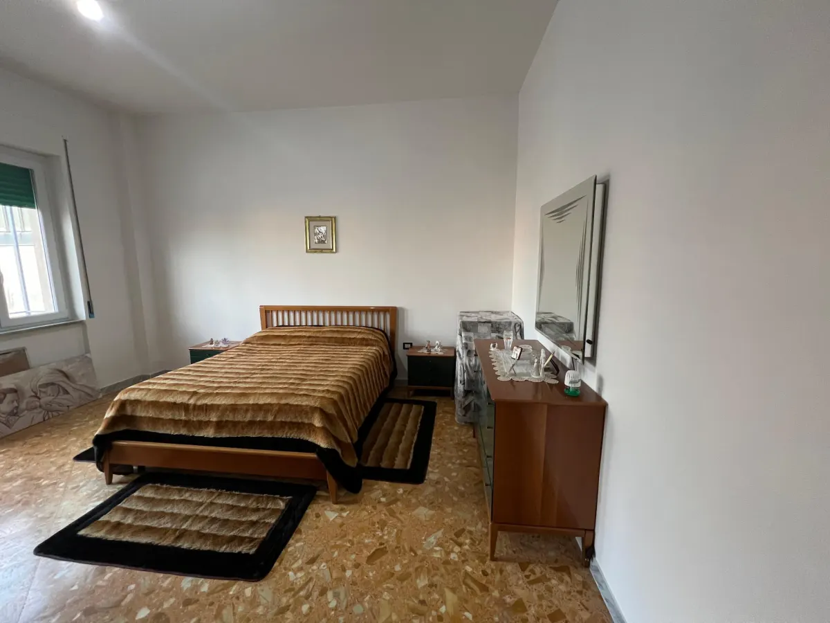 Appartamento con posto auto · foto 14