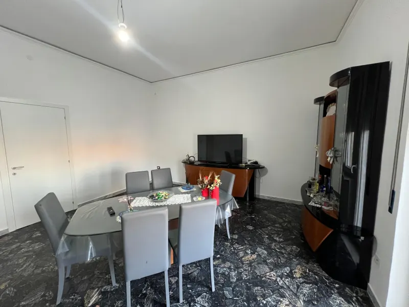 Appartamento con posto auto · foto 3
