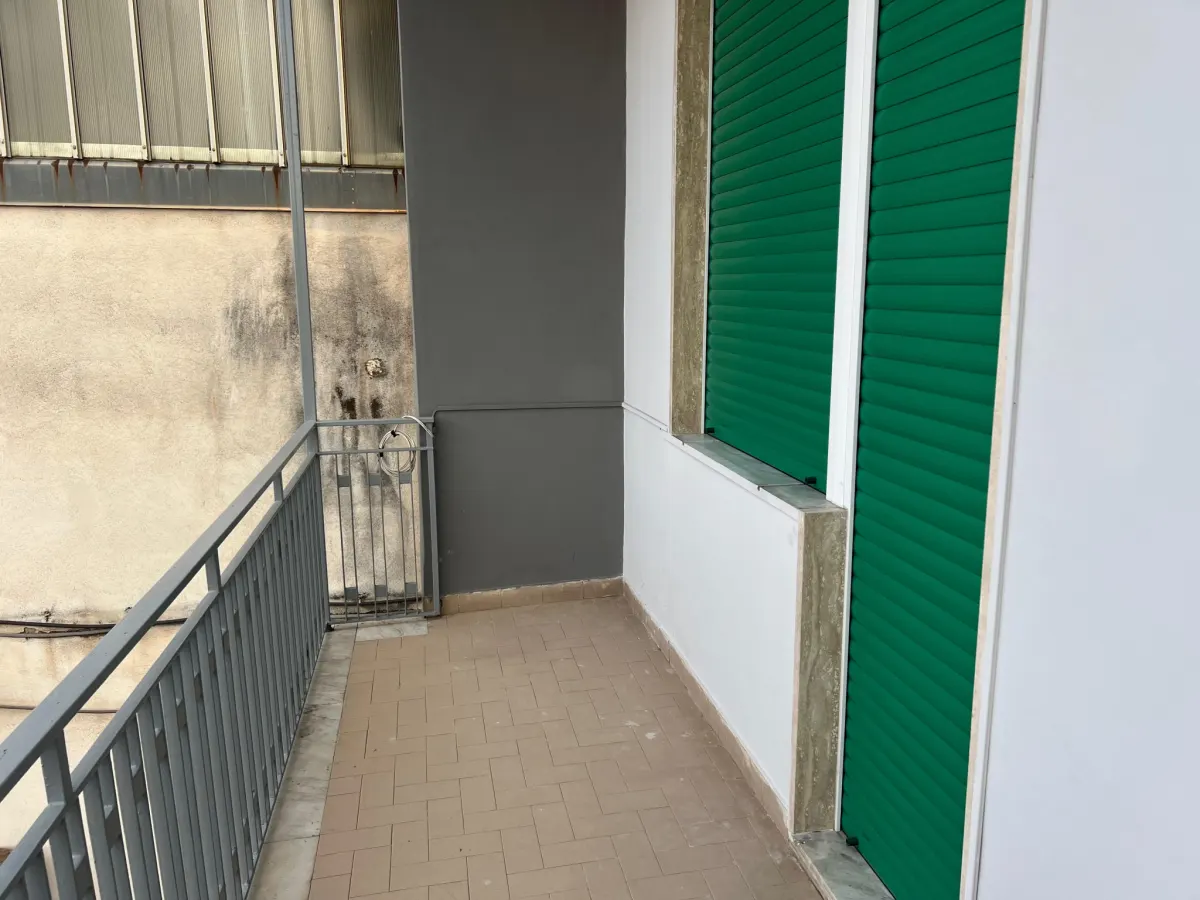 Appartamento con posto auto · foto 6