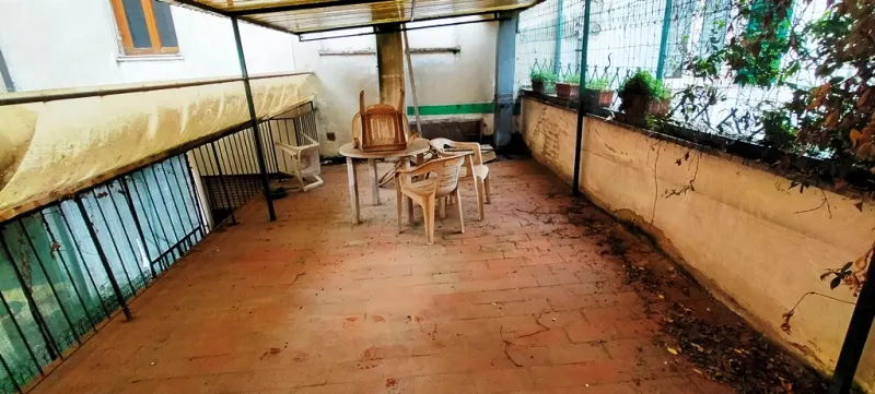 piccola pensione con nove camere da ristrutturare a Montecatini Terme