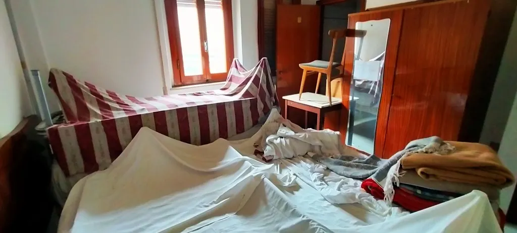 piccola pensione con nove camere da ristrutturare · foto 7