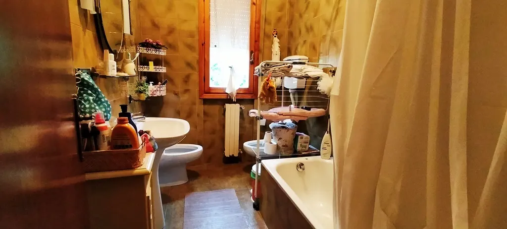 Appartamento in palazzina anni settanta con ascensore · foto 14