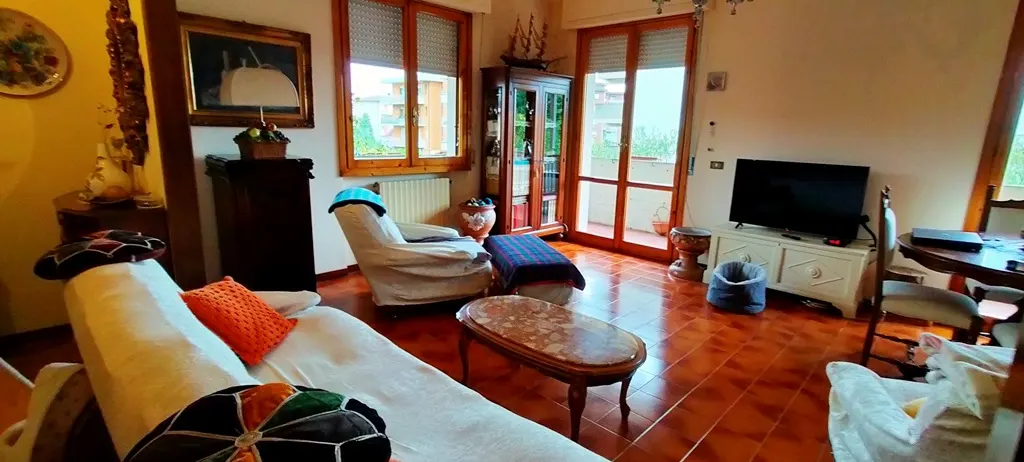 Appartamento in palazzina anni settanta con ascensore · foto 8