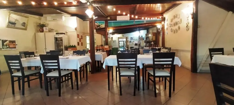 Ristorante attrezzato con forno a legna e Spazio Esterno · foto 5