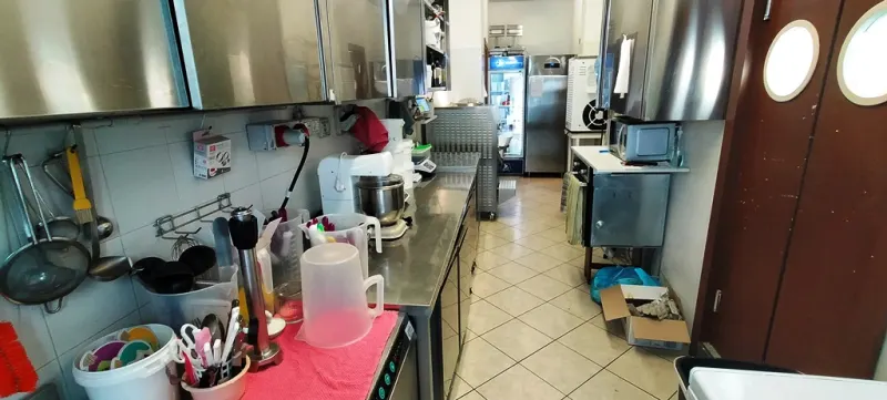 Gelateria con spazio esterno · foto 3