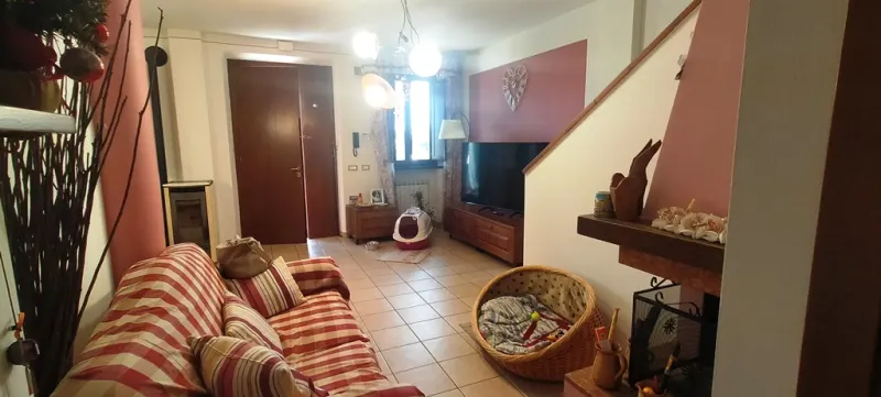 Terratetto in bifamiliare con resede · foto 2