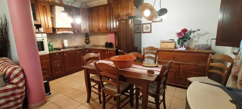 Terratetto in bifamiliare con resede · foto 3