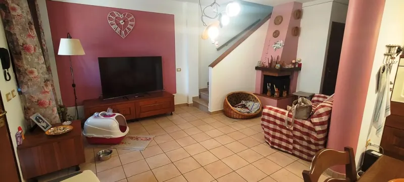 Terratetto in bifamiliare con resede · foto 4
