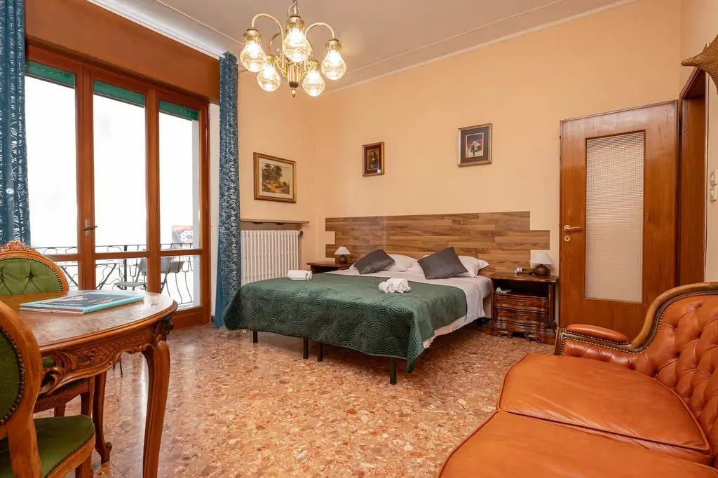 Centrale Attico 6 posti letto uso B&B e locazioni turistiche · foto 16