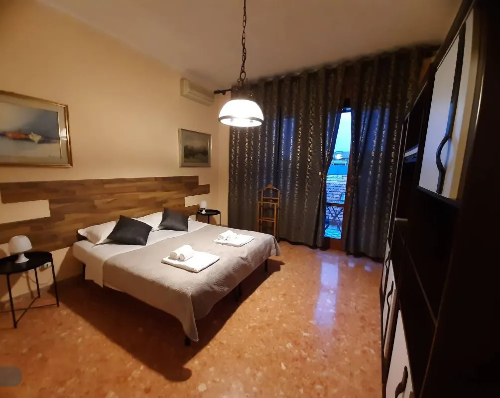 Centrale Attico 6 posti letto uso B&B e locazioni turistiche · foto 20