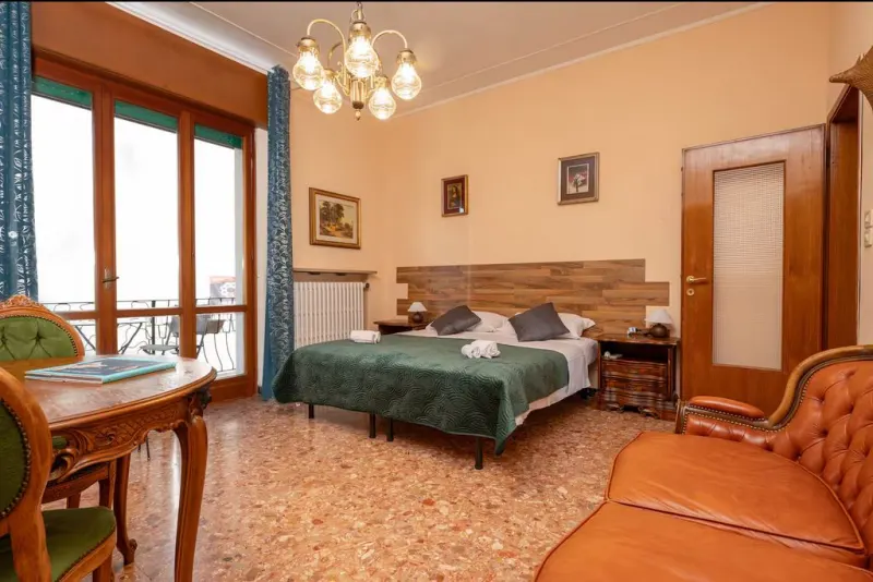 Centrale Attico 6 posti letto uso B&B e locazioni turistiche · foto 3