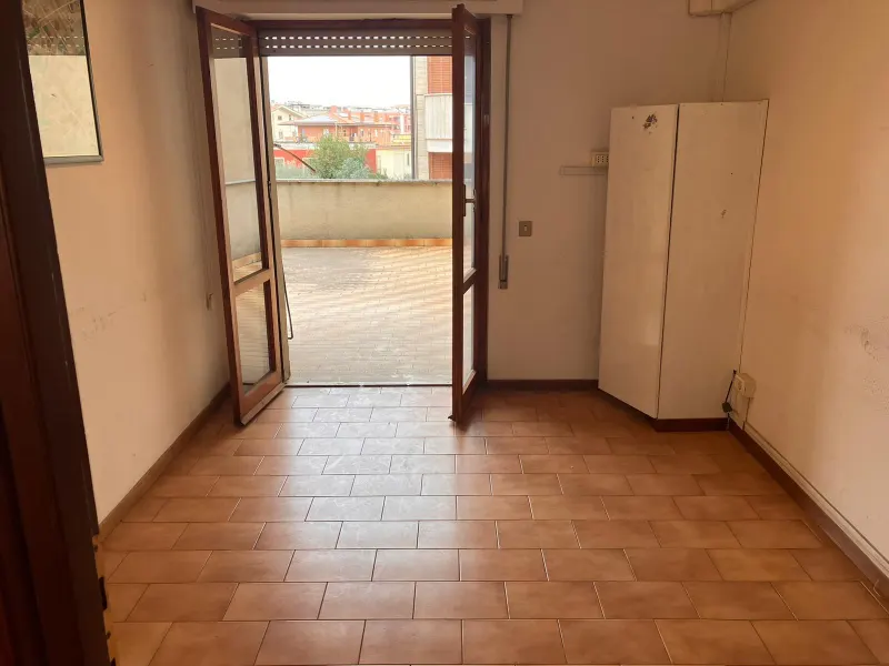 Latina appartamento di ampia metratura con grande terrazzo · foto 4