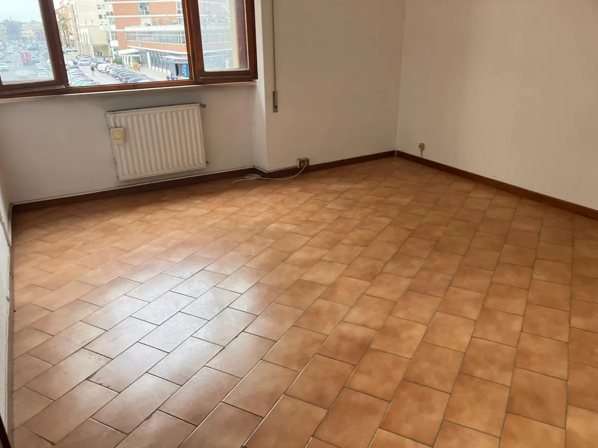 Latina appartamento di ampia metratura con grande terrazzo · foto 9