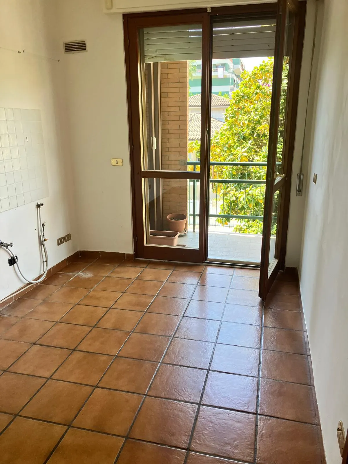 Latina centro appartamento di ampia metratura · foto 11