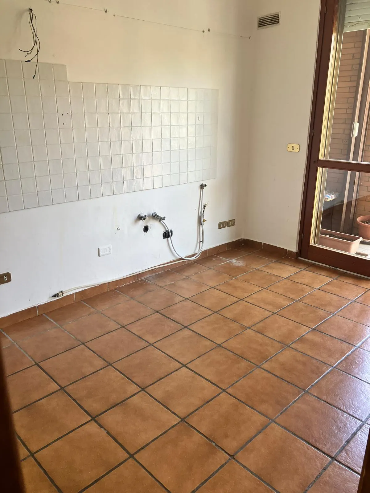 Latina centro appartamento di ampia metratura · foto 12
