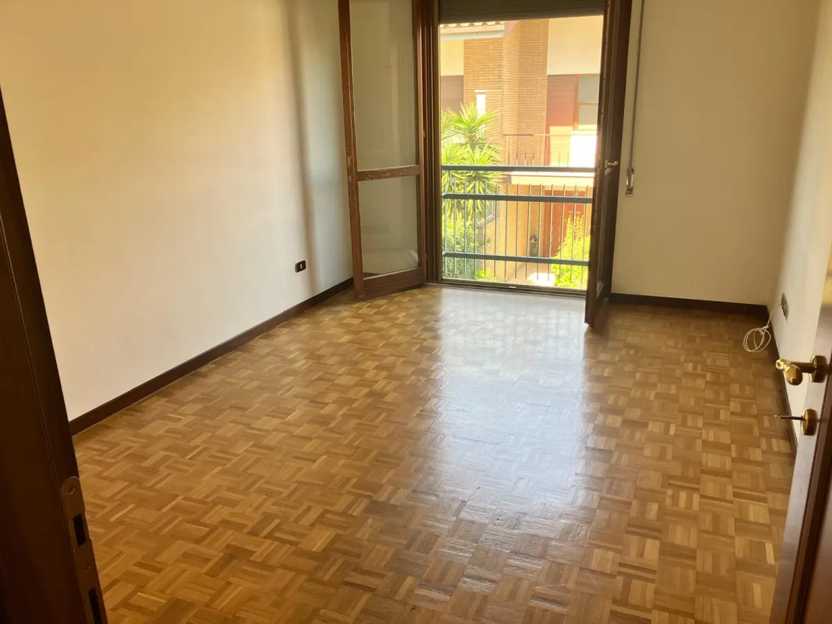 Latina centro appartamento di ampia metratura · foto 17