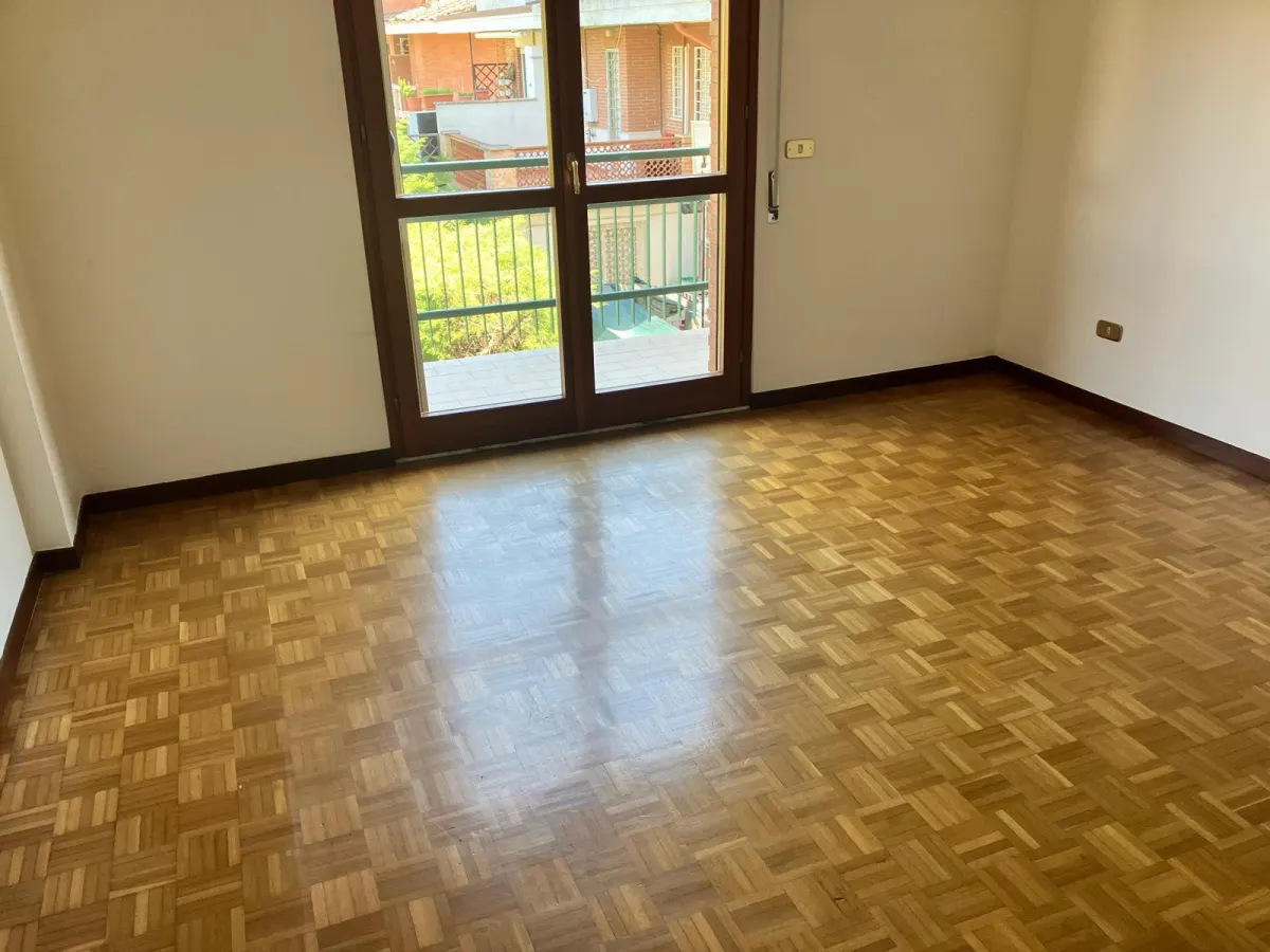 Latina centro appartamento di ampia metratura · foto 19