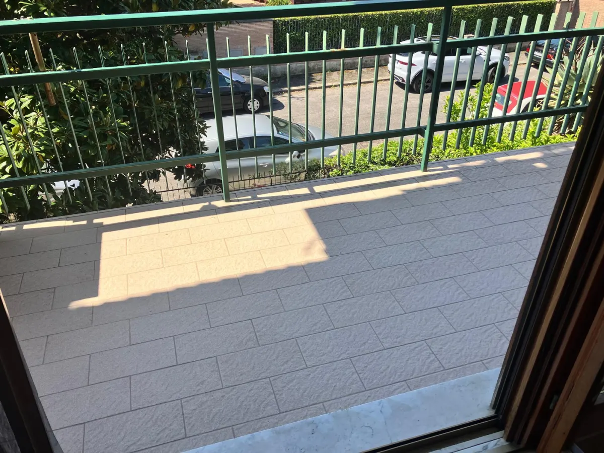 Latina centro appartamento di ampia metratura · foto 6