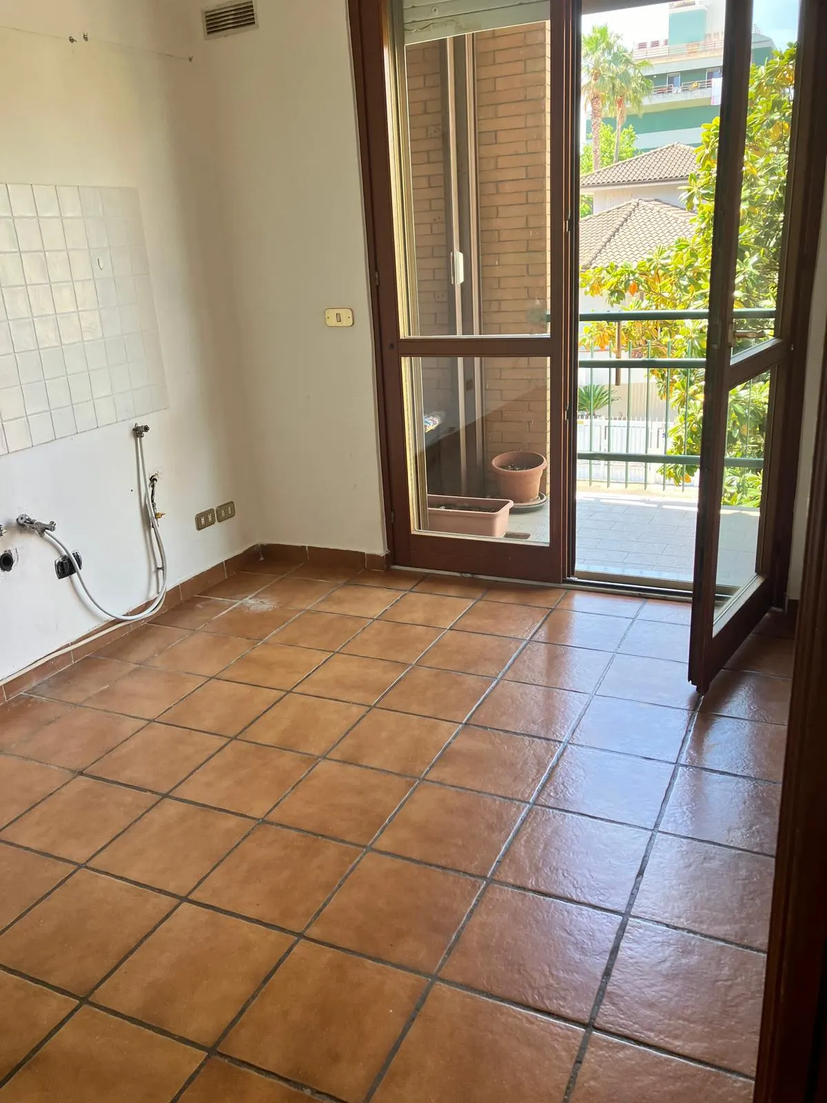 Latina centro appartamento di ampia metratura · foto 10