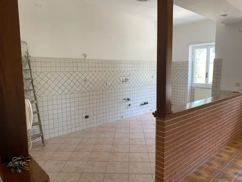 Cisterna appartamento di mq 120 ca. in piccola palazzina · foto 2