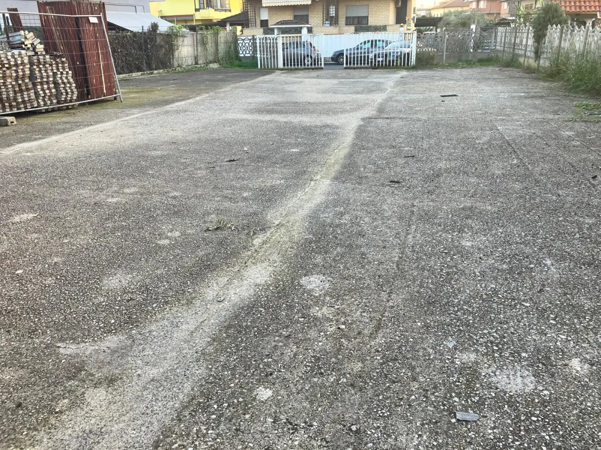 Zona Piccarello deposito commerciale con spazio esterno · foto 6