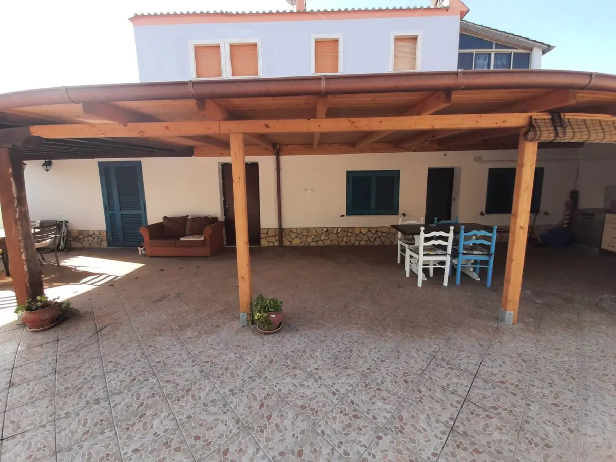 Latina lido appartamento con ampio spazio esterno · foto 9