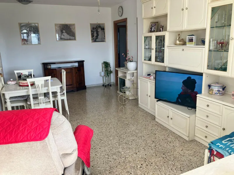 Latina, zona Millepiedi, appartamento con 2 camere a Latina