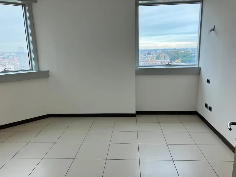 Ufficio a Latina, presso la Torre Pontina. a Latina