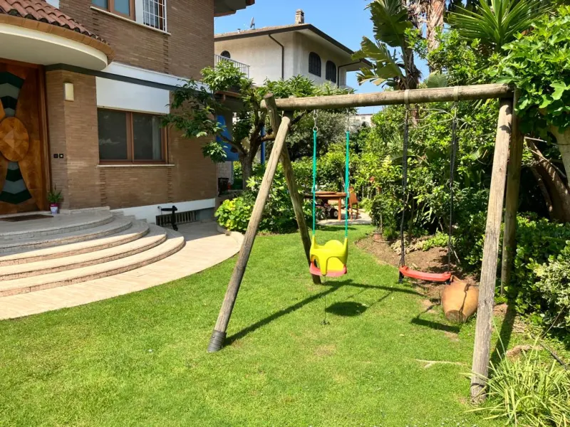 Latina, lottizzazione Cucchiarelli, rifinita VILLA a Latina