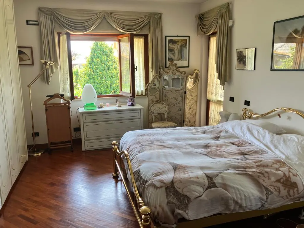 Latina, lottizzazione Cucchiarelli, rifinita VILLA · foto 17