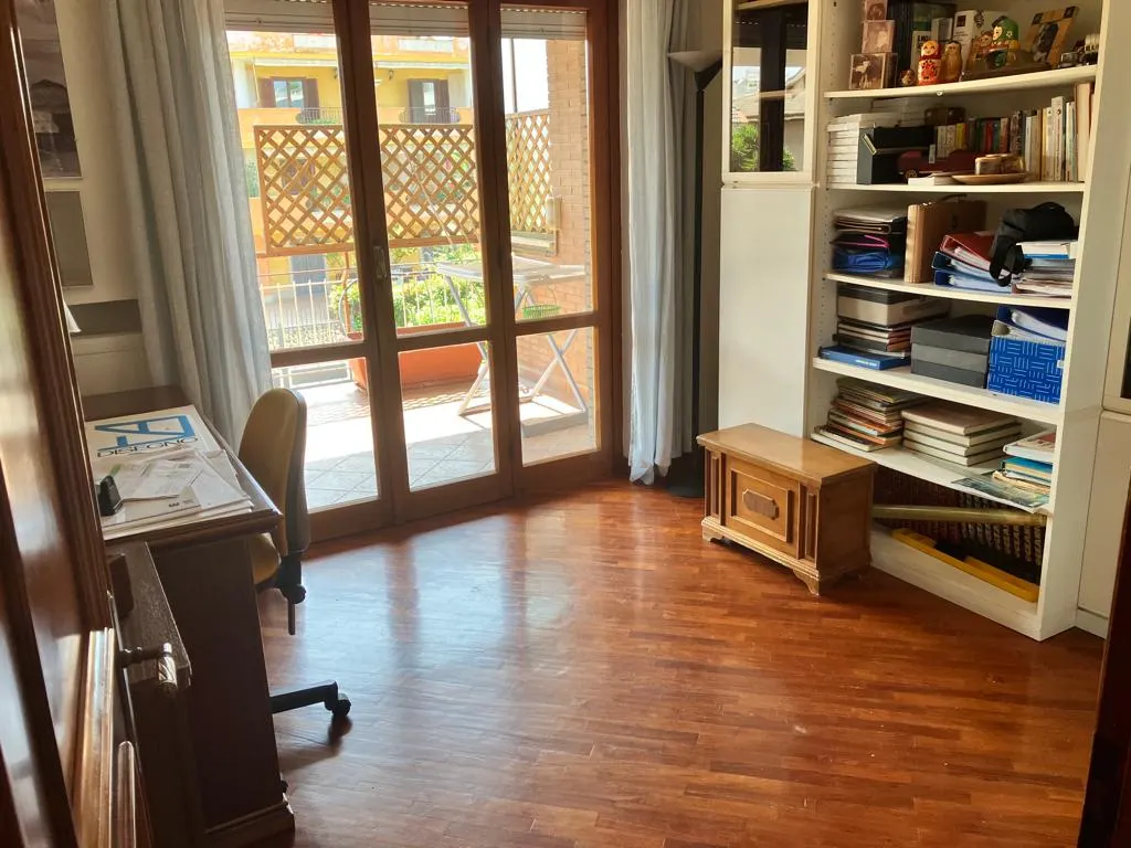 Latina, lottizzazione Cucchiarelli, rifinita VILLA · foto 18