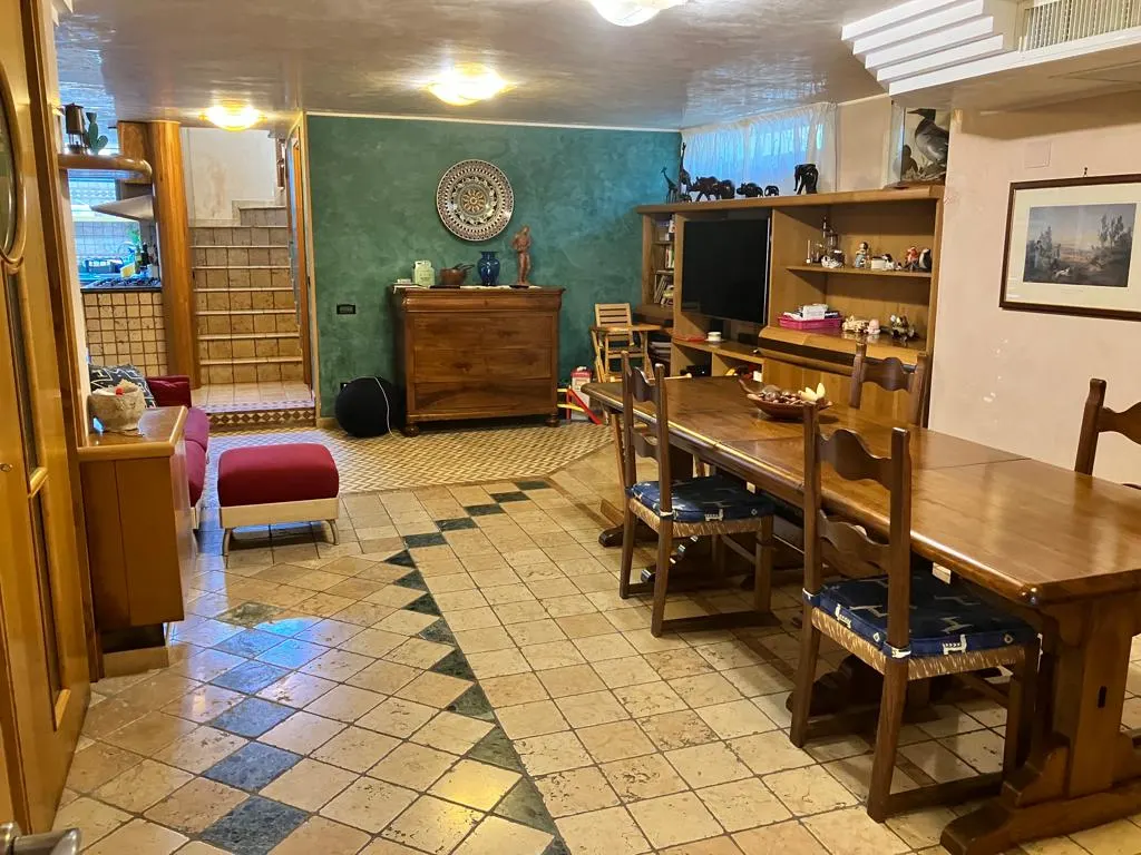 Latina, lottizzazione Cucchiarelli, rifinita VILLA · foto 24