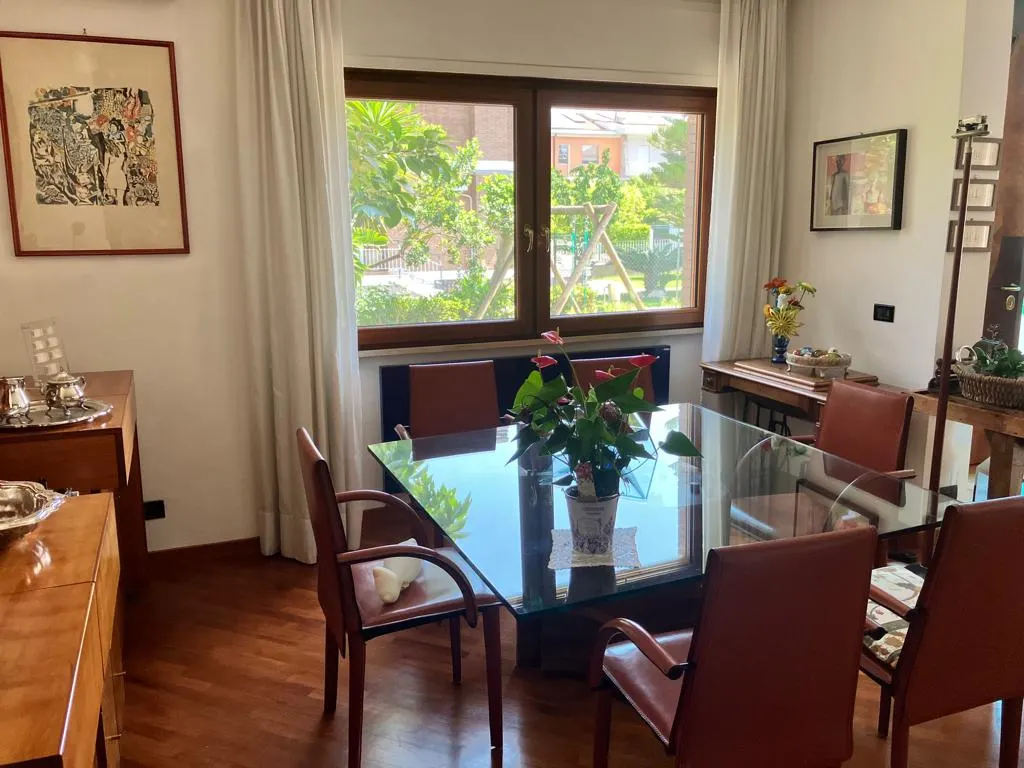 Latina, lottizzazione Cucchiarelli, rifinita VILLA · foto 10