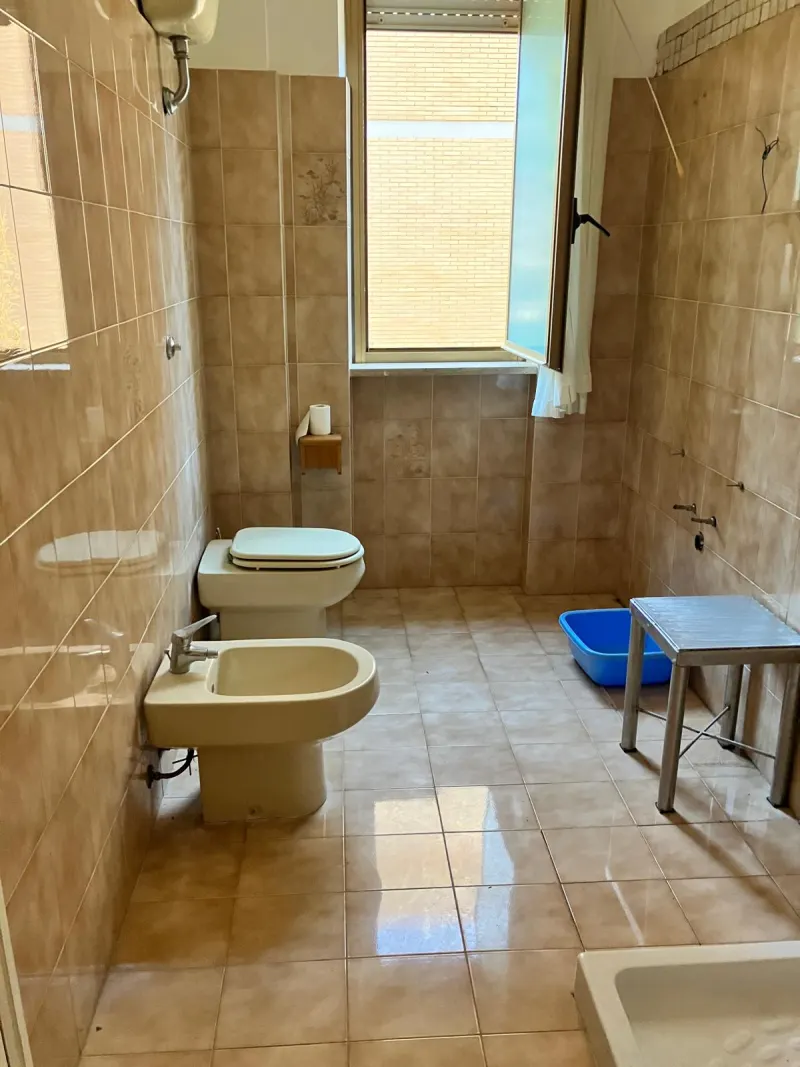 Latina centro appartamento di ampia metratura · foto 4