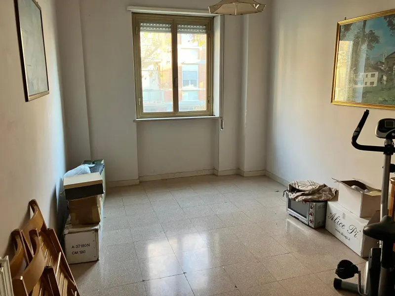 Latina centro appartamento di ampia metratura · foto 5