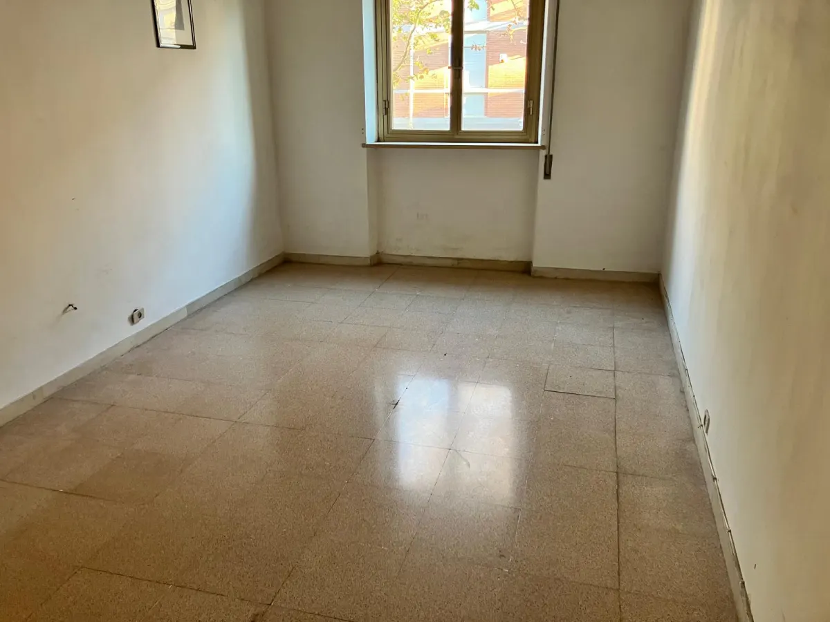 Latina centro appartamento di ampia metratura · foto 9