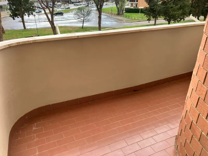 Latina zona Q4, appartamento di ampia metratura con 3 camere · foto 2