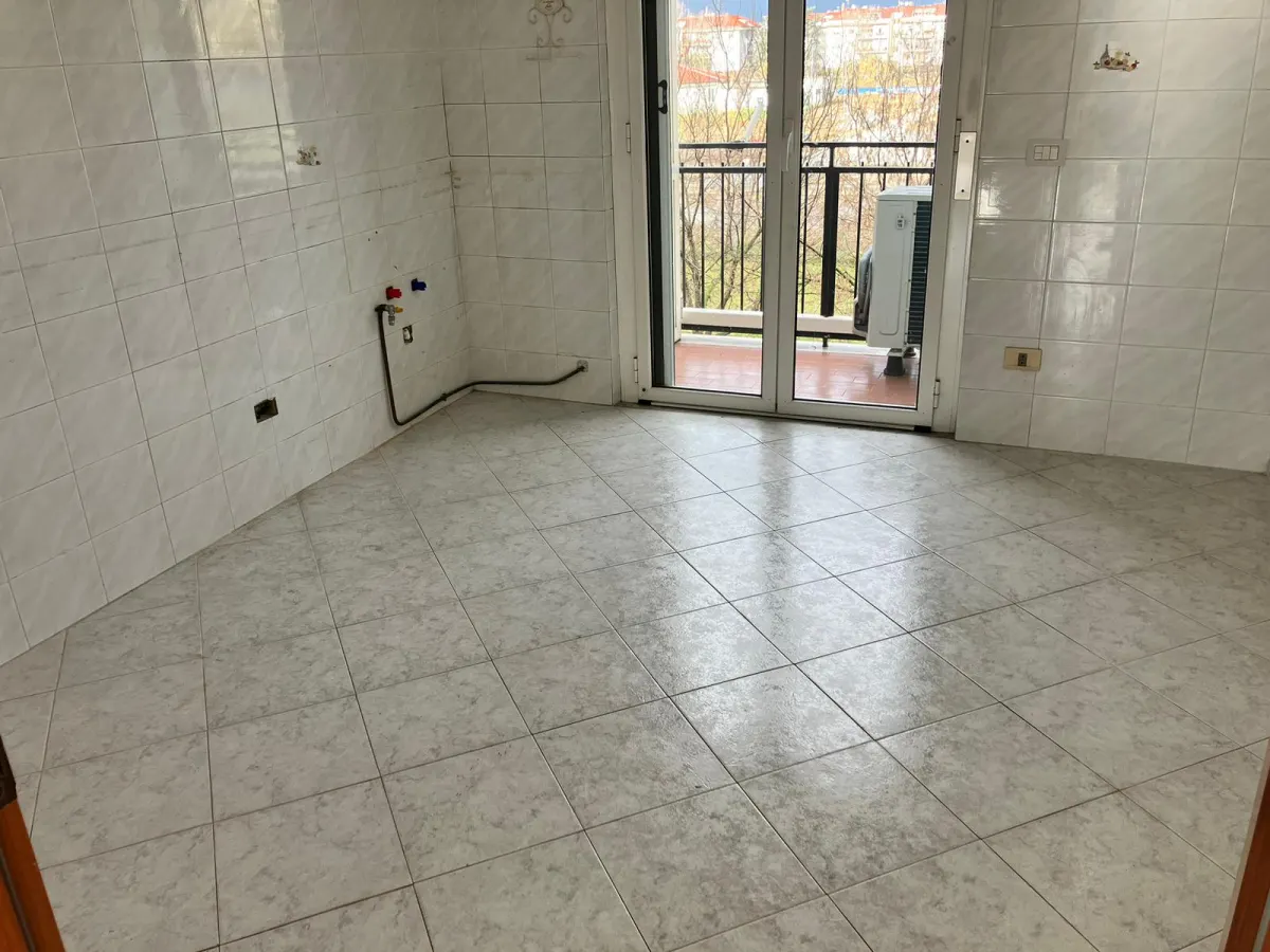 Latina zona Q4, appartamento di ampia metratura con 3 camere · foto 8