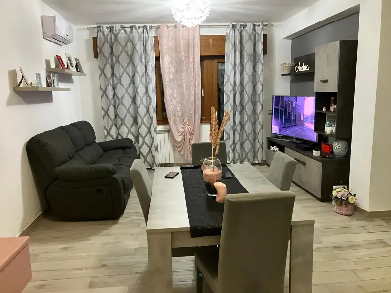 Latina semicentrale appartamento con 3 camere RISTRUTTURATO · foto 2