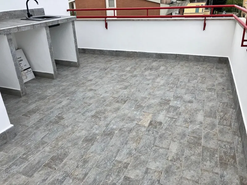 Latina Scalo ATTICO con 3 camere E GRANDE BALCONE · foto 3