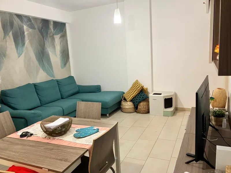 Latina, zona Piccarello, appartamento con grande balcone a Latina