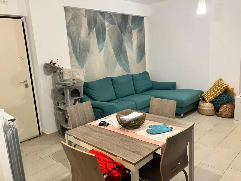 Latina, zona Piccarello, appartamento con grande balcone · foto 3